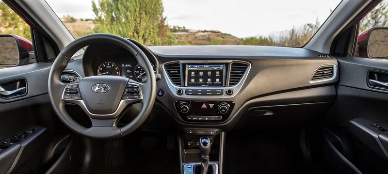 Hyundai ACCENT sedan benzin יונדאי אקסנט סדאן בנזין