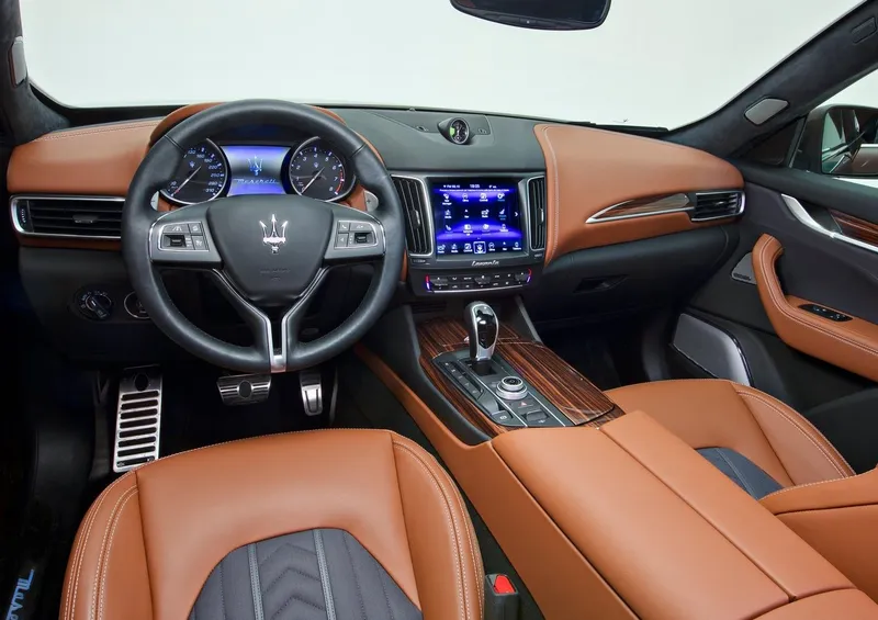 Maserati LEVANTE suv benzin מזארטי לבנטה פנאי-שטח בנזין