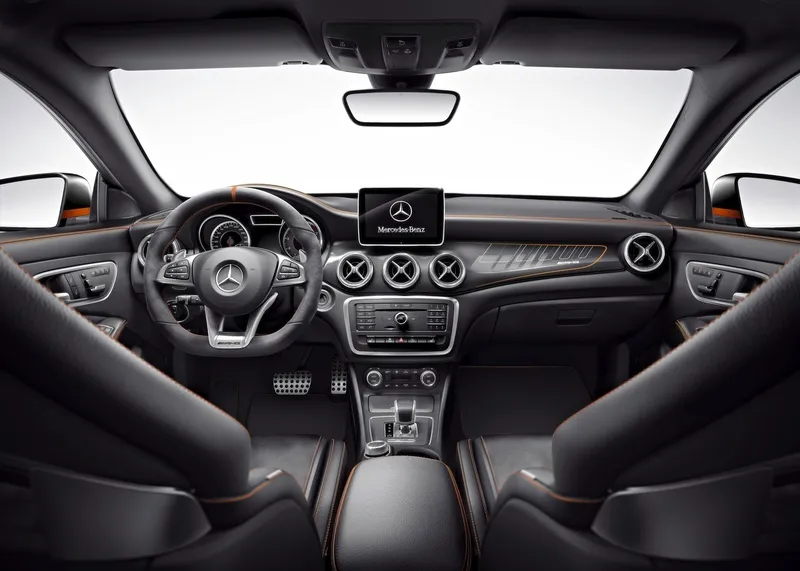 Mercedes CLA-180 sedan benzin מרצדס CLA-180 סדאן בנזין