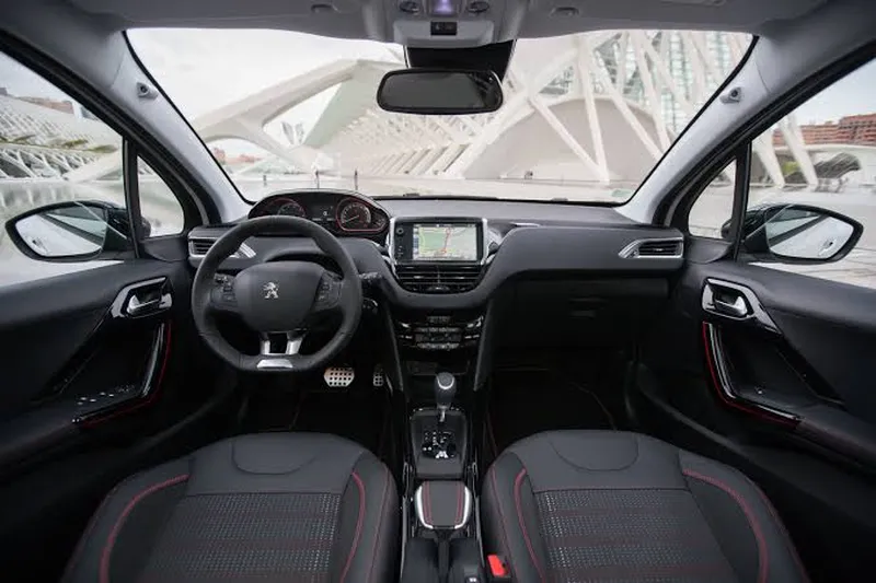 Peugeot 2008 suv diesel פיג'ו 2008 פנאי-שטח דיזל