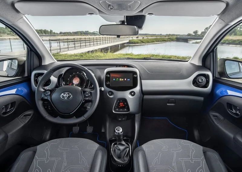 Toyota AYGO hatchback benzin טויוטה אייגו הצ'בק בנזין